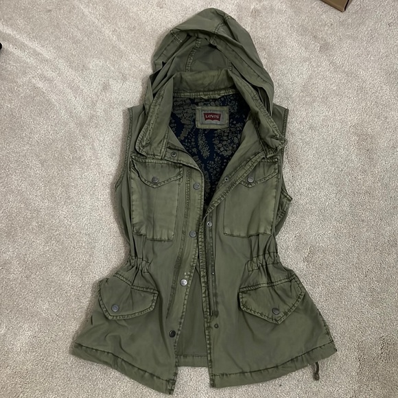Levis army green vest - Picture 1 of 3
